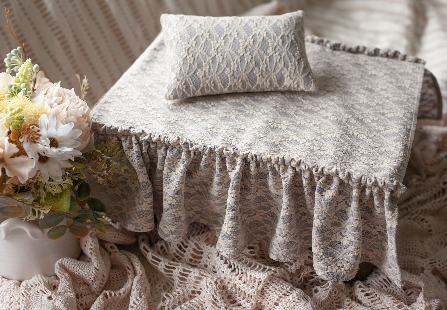 Creamy Lace on Grey