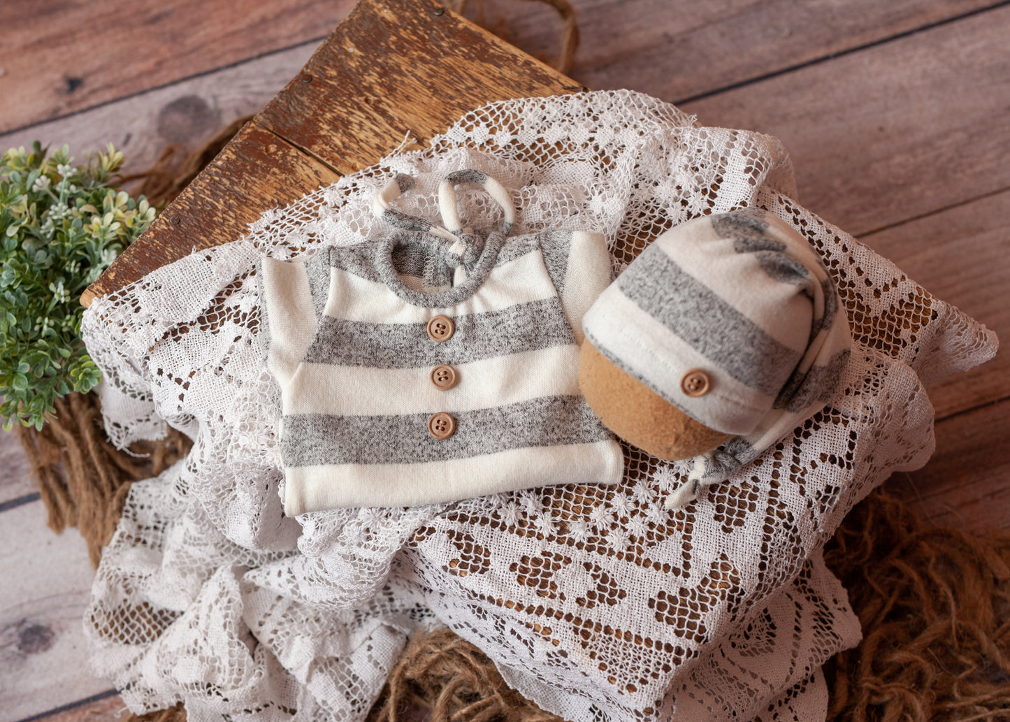 Leandro - Newborn Striped Footed Sleeper and Sleepy Cap