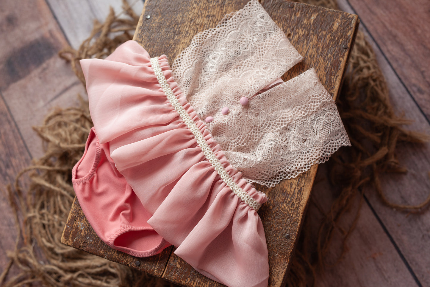 Sabrina - sitter 2 piece romper + 2 tiebacks