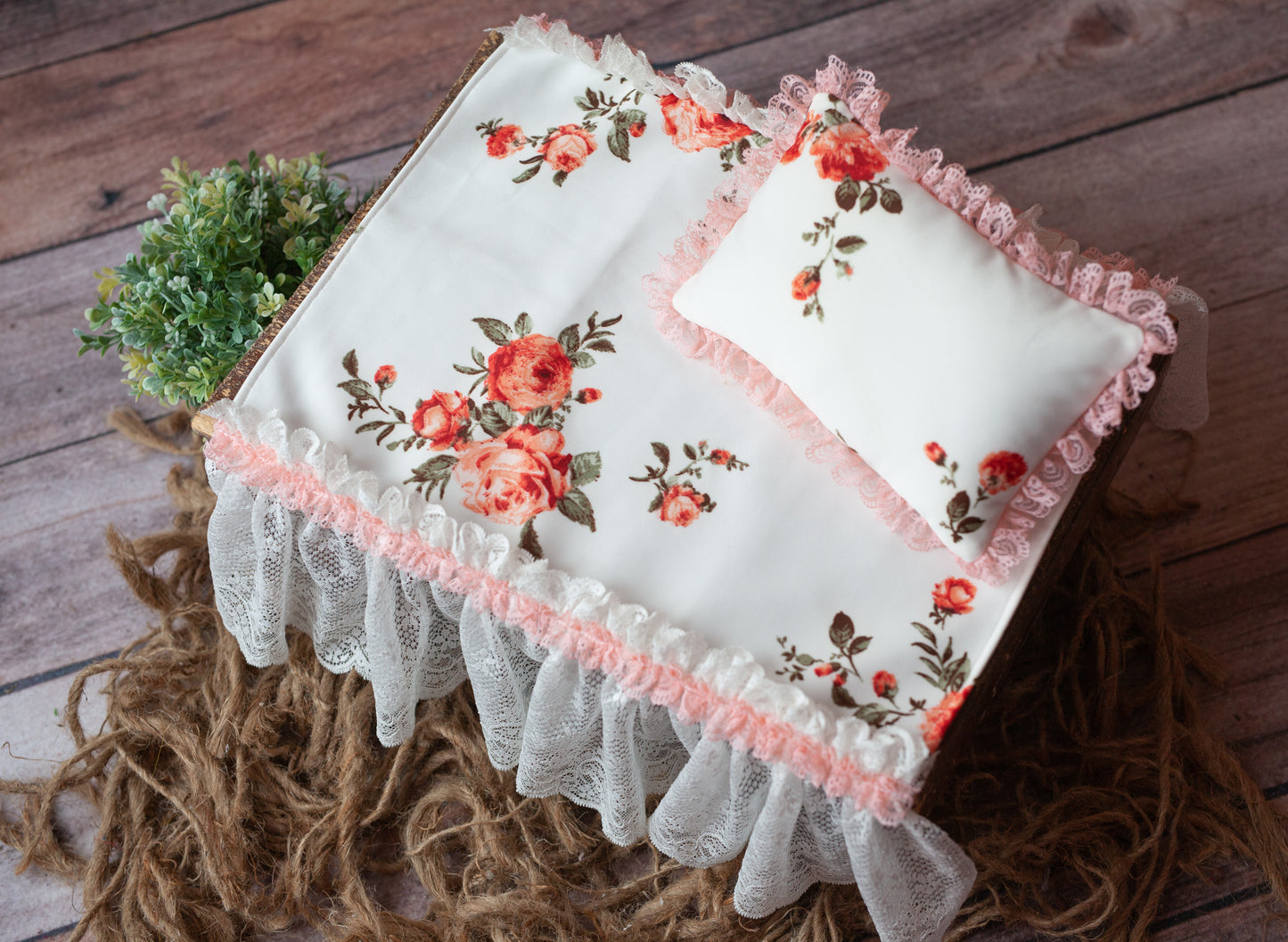 Madelyn Tiny Bedspread and Pillow Set