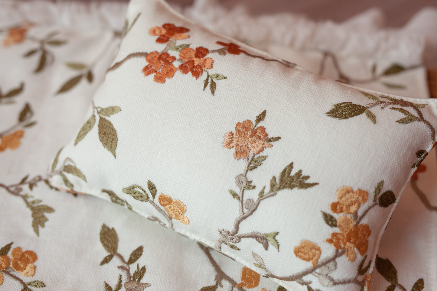 Arabella - Embroidered Tiny Bedspread and Pillow Set