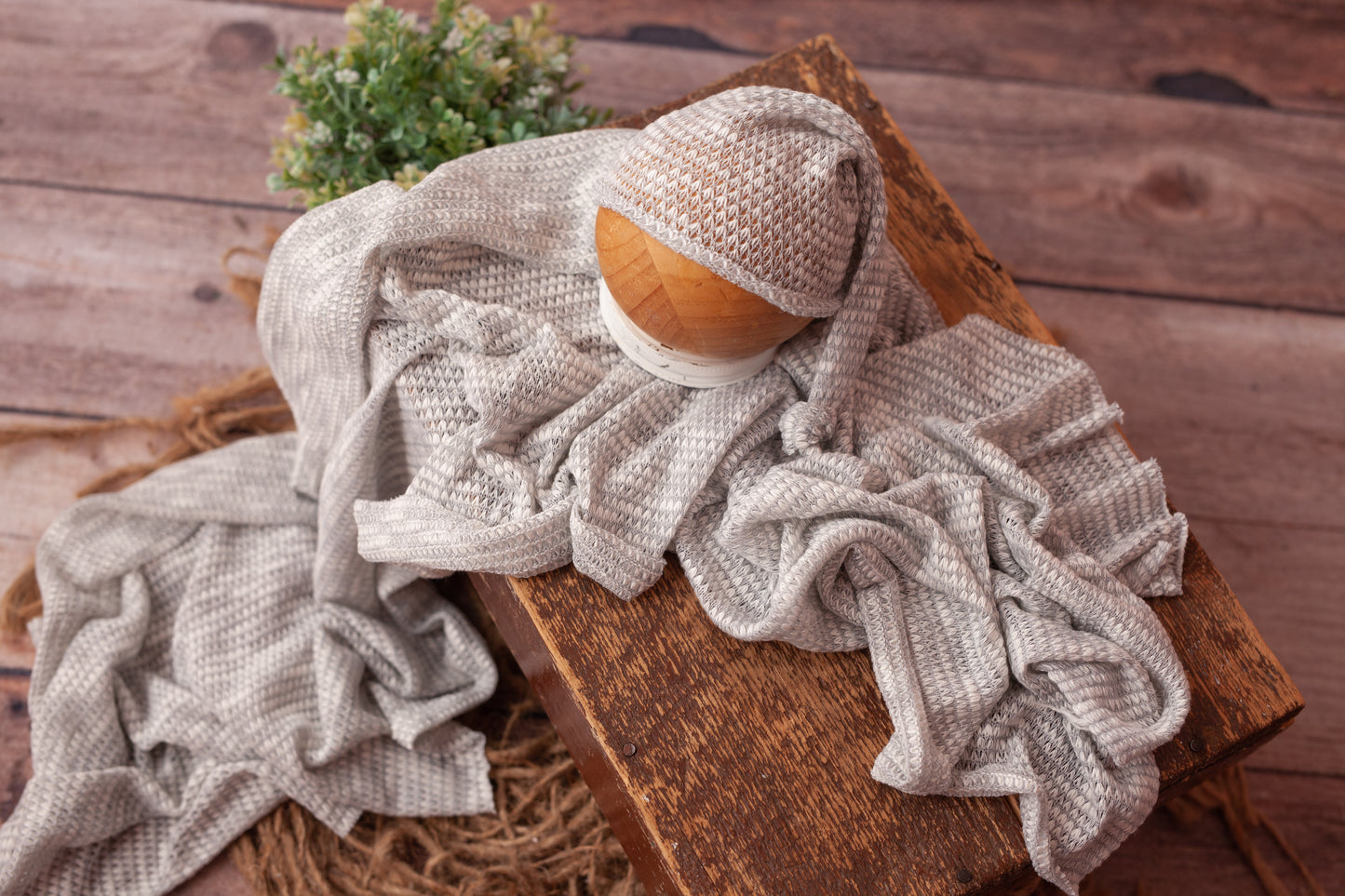 Carlos - Open Weave Grey Wrap, Sleepy Cap and 6 Tiebacks