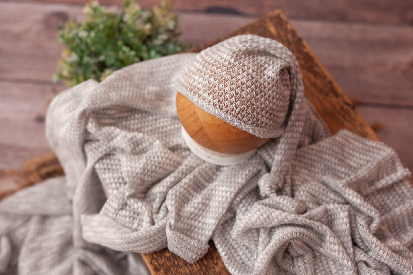 Carlos - Open Weave Grey Wrap, Sleepy Cap and 6 Tiebacks