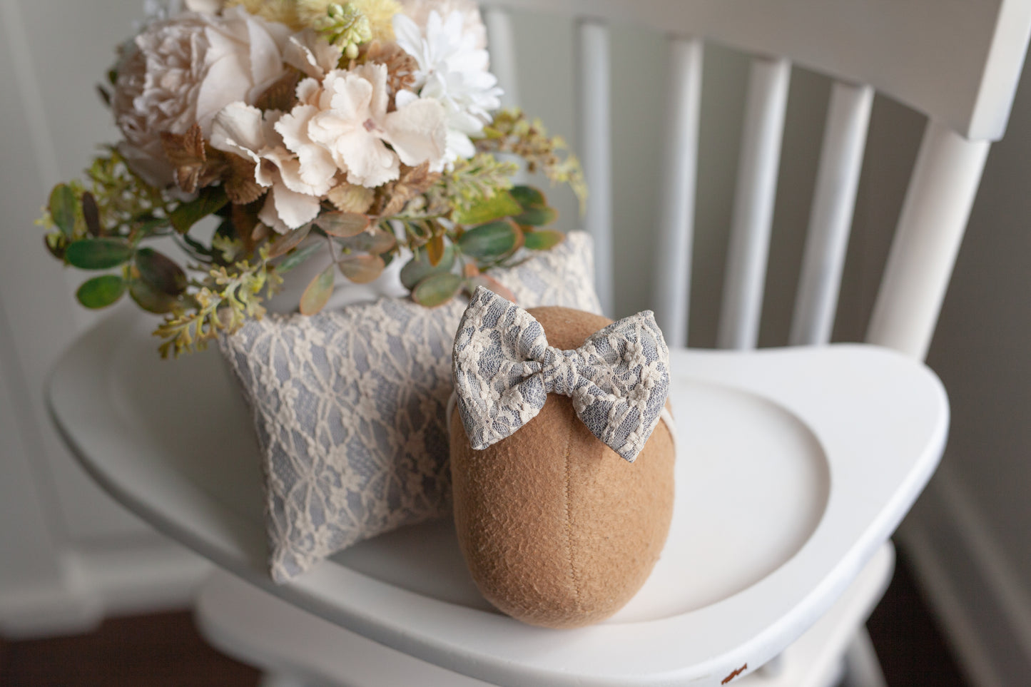 Creamy Lace on Grey