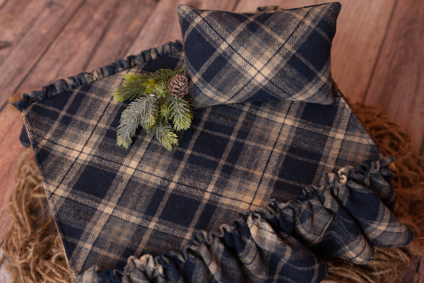 Levi - Plaid Tiny Bedspread and Pillow